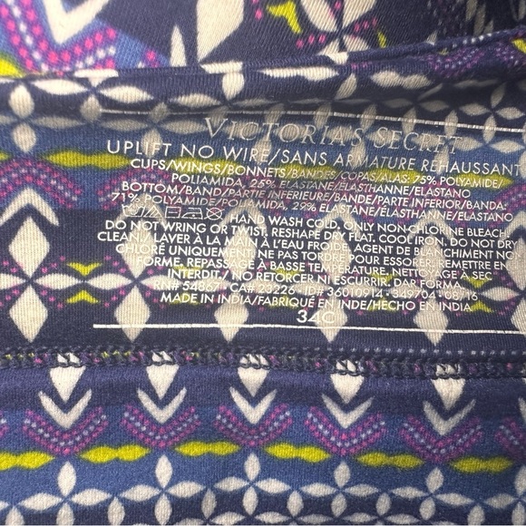 Body by Victoria Lightly Lined Plunge Bra - Picture 5 of 6